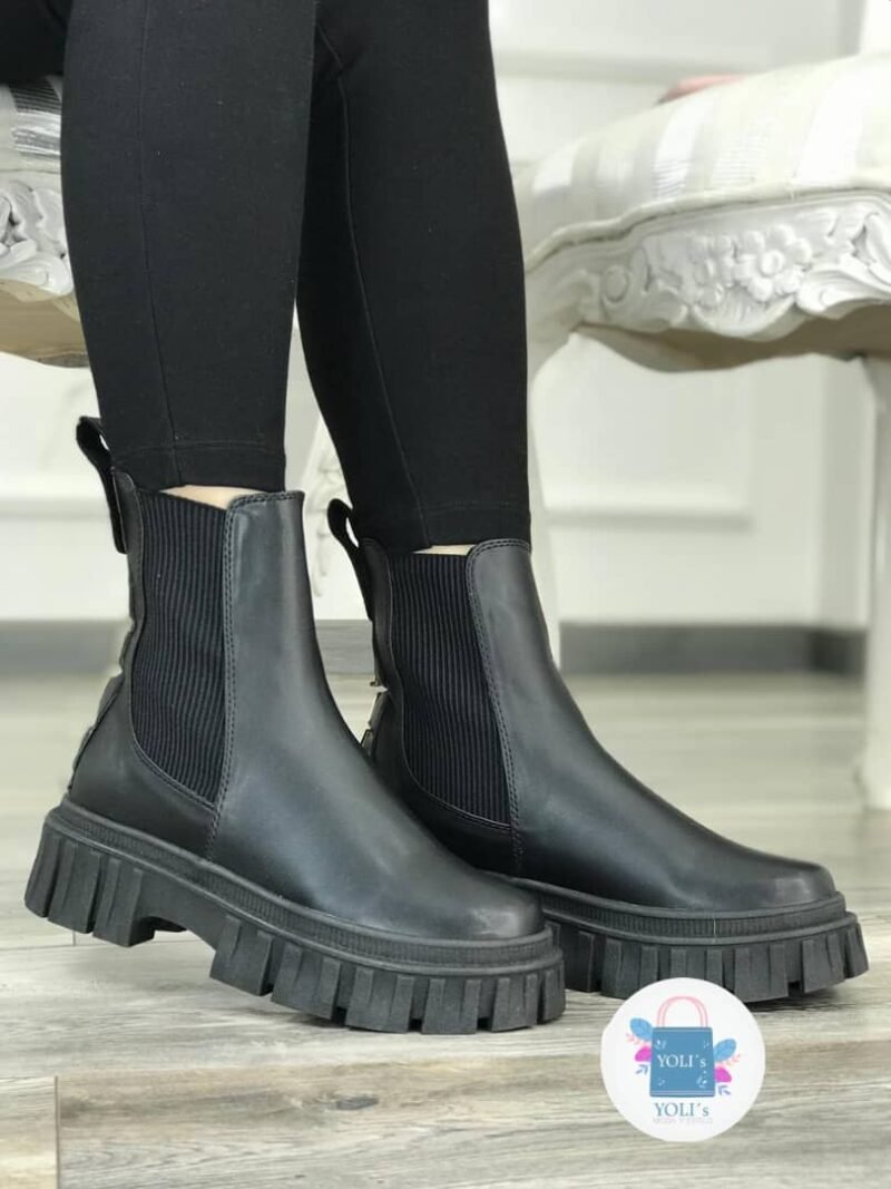 BOTA CON BOLSITO Y CADENA - Imagen 6