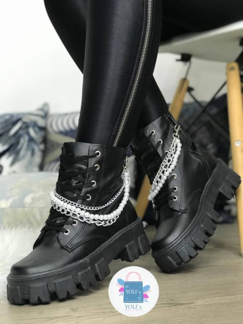 BOTA CON BOLSITO Y CADENA - Imagen 10