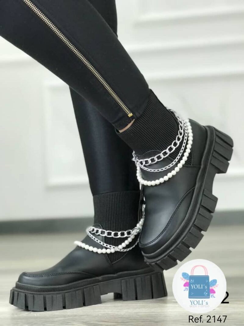 BOTA CON BOLSITO Y CADENA - Imagen 8