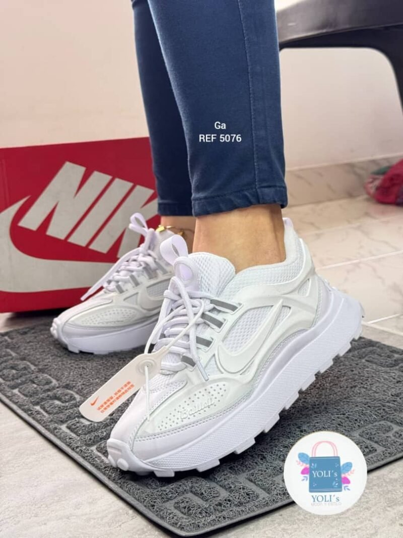 NIKE BAILLELI - Imagen 2