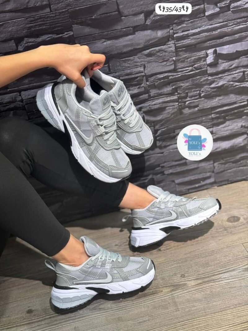 NIKE ARAÑA